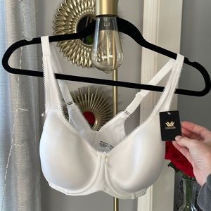 NWTs Wacoal White Bra 36D